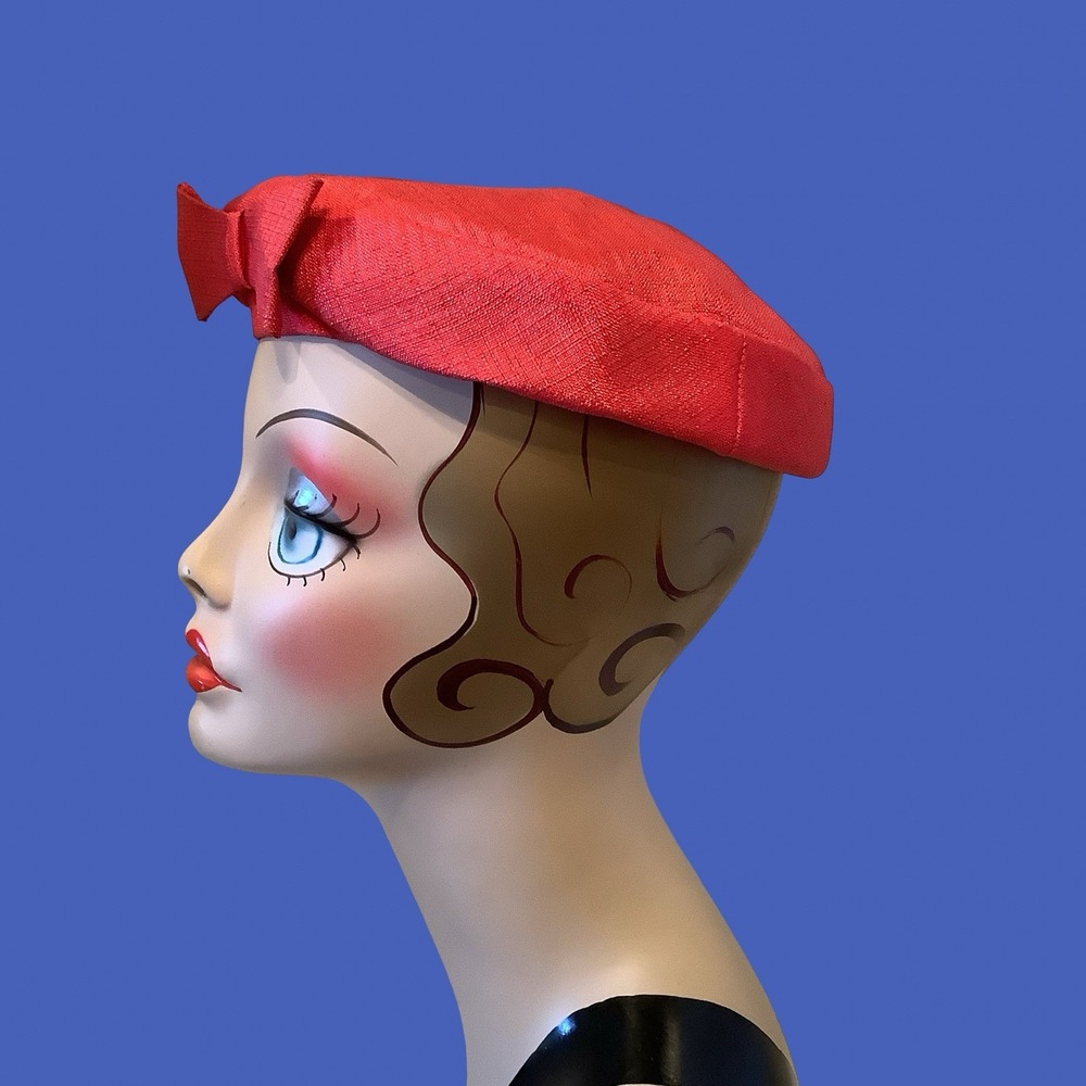 Vintage 1950's Womens Red Straw Beret Hat with Bow Accent Spring Summer Party - Picture 2 of 6